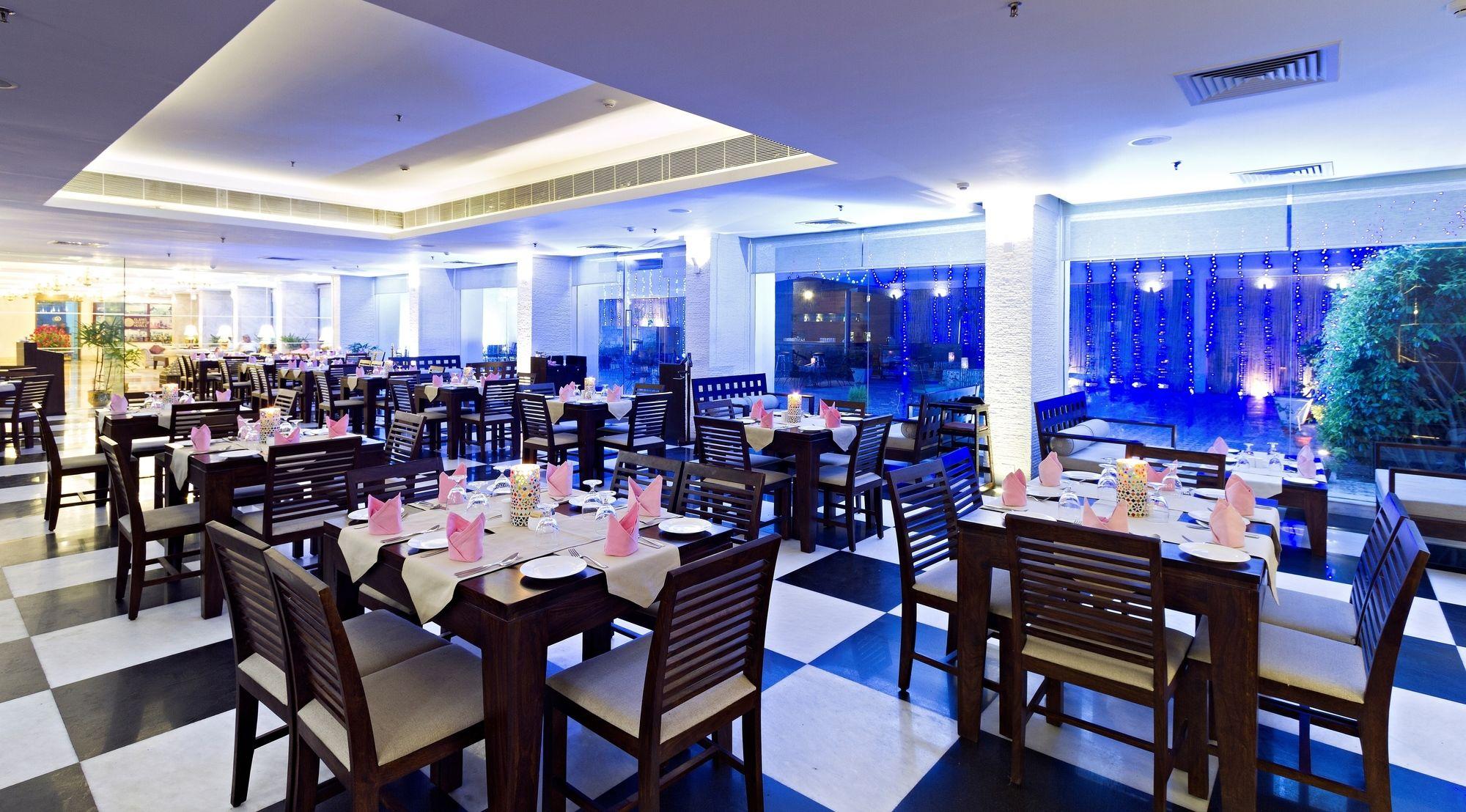 Clarks Avadh
