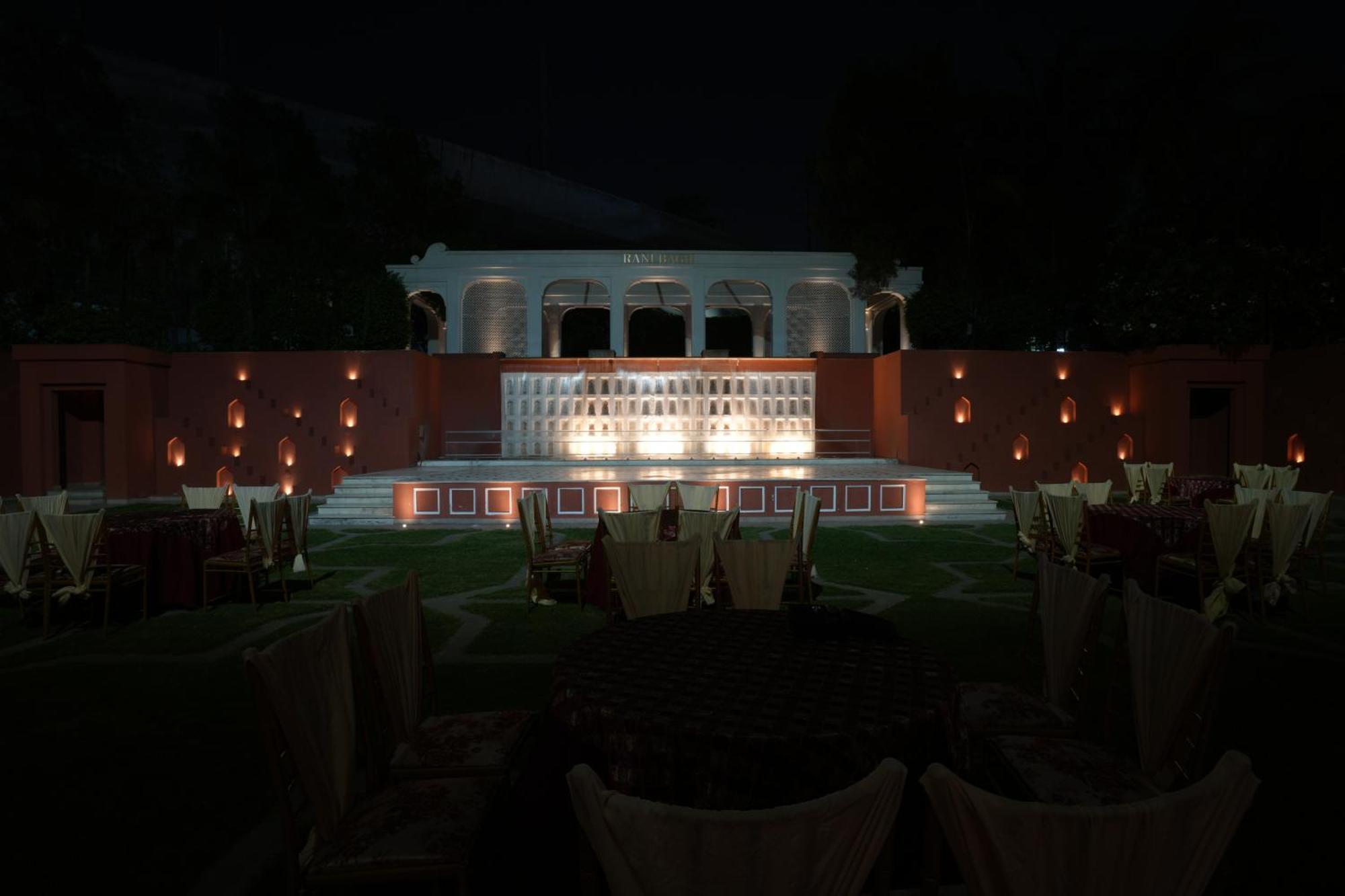 Clarks Avadh Hotel 5*