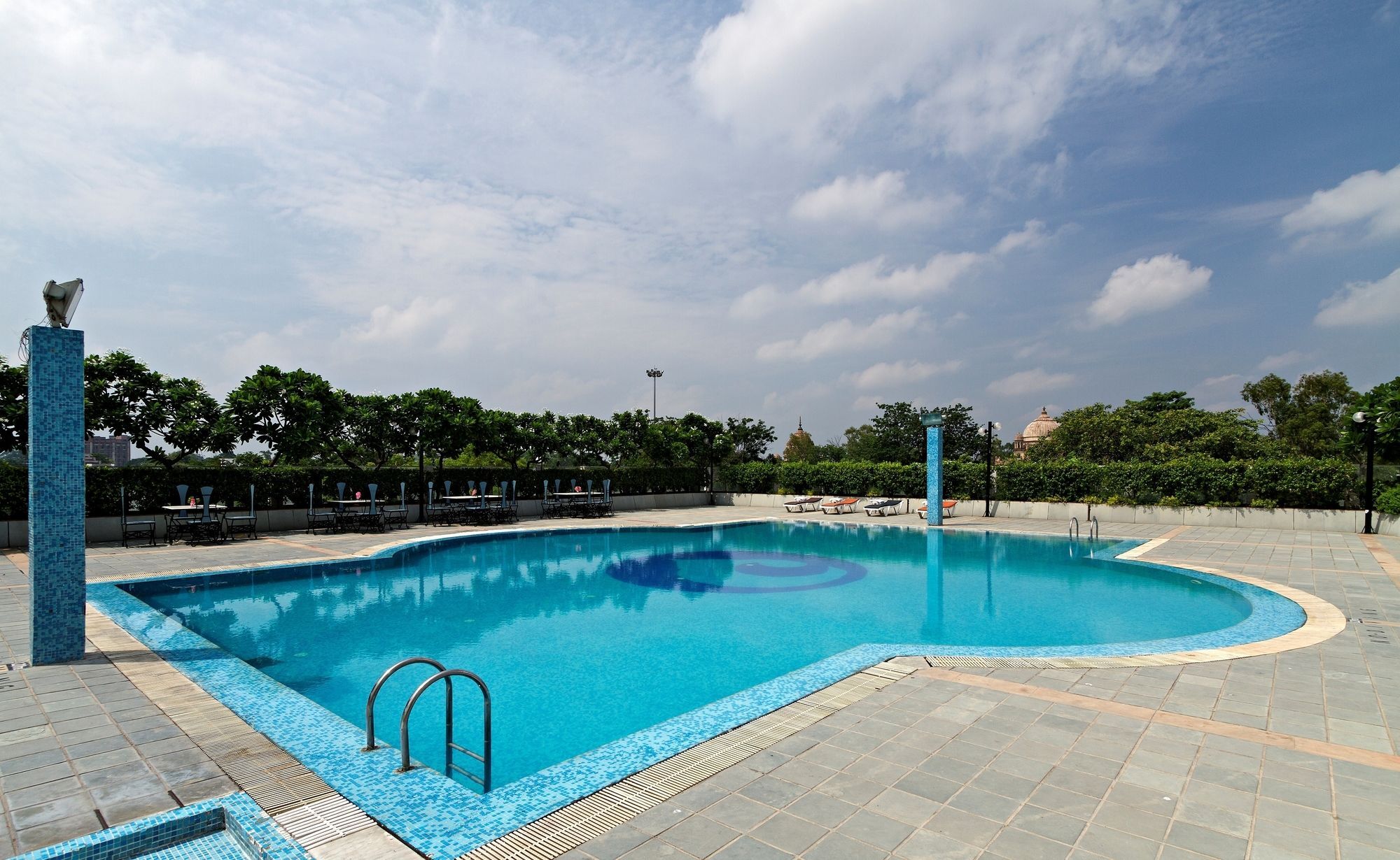 Clarks Avadh 5*