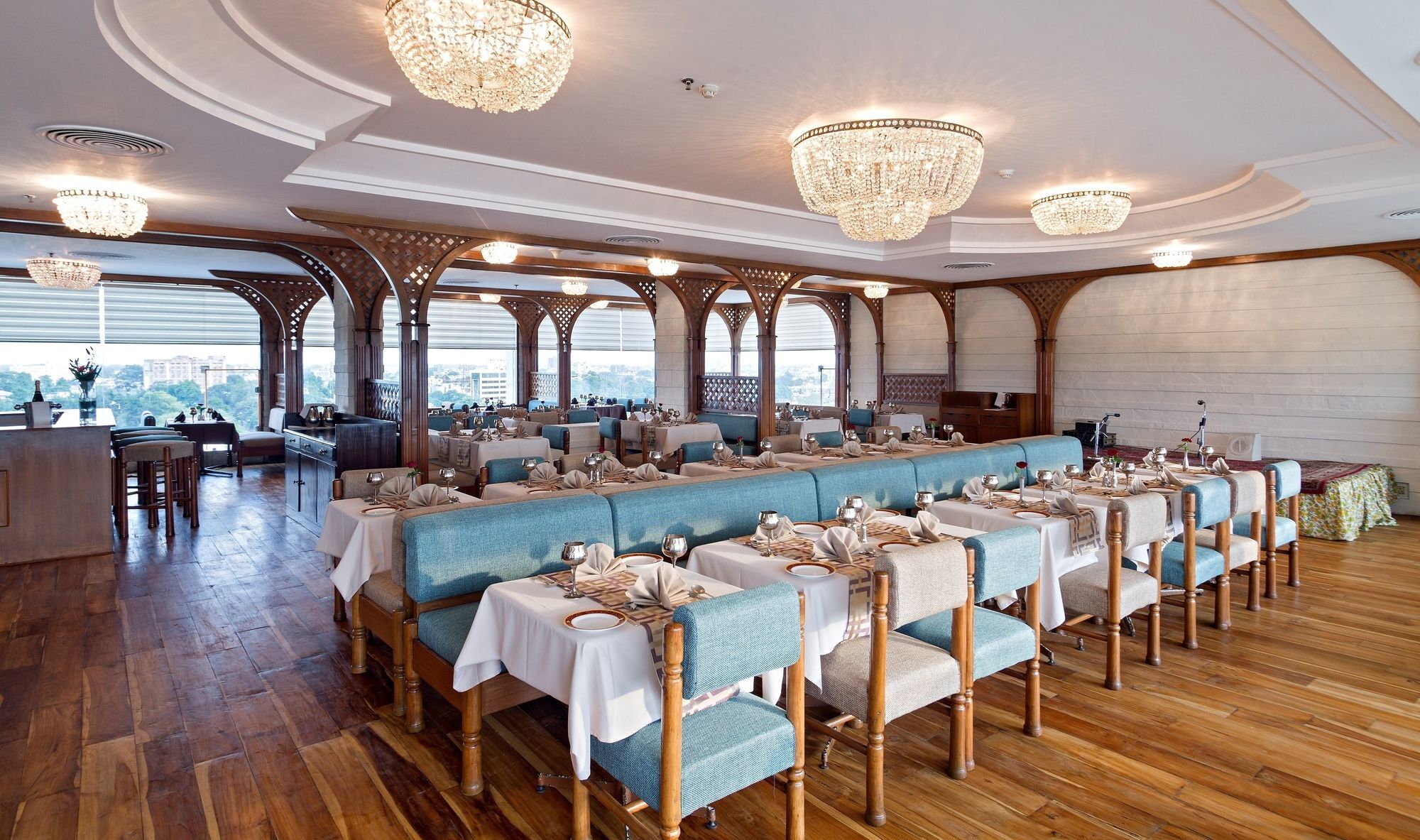 Clarks Avadh Hotel 5*