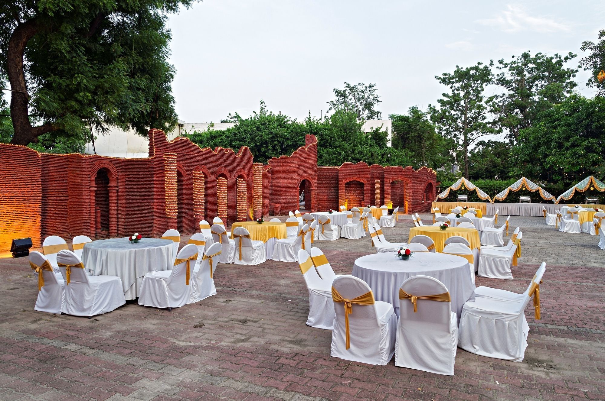 Clarks Avadh 5*